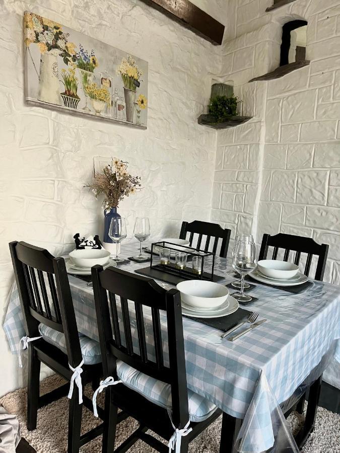 Old Nursery Coity 외부 사진